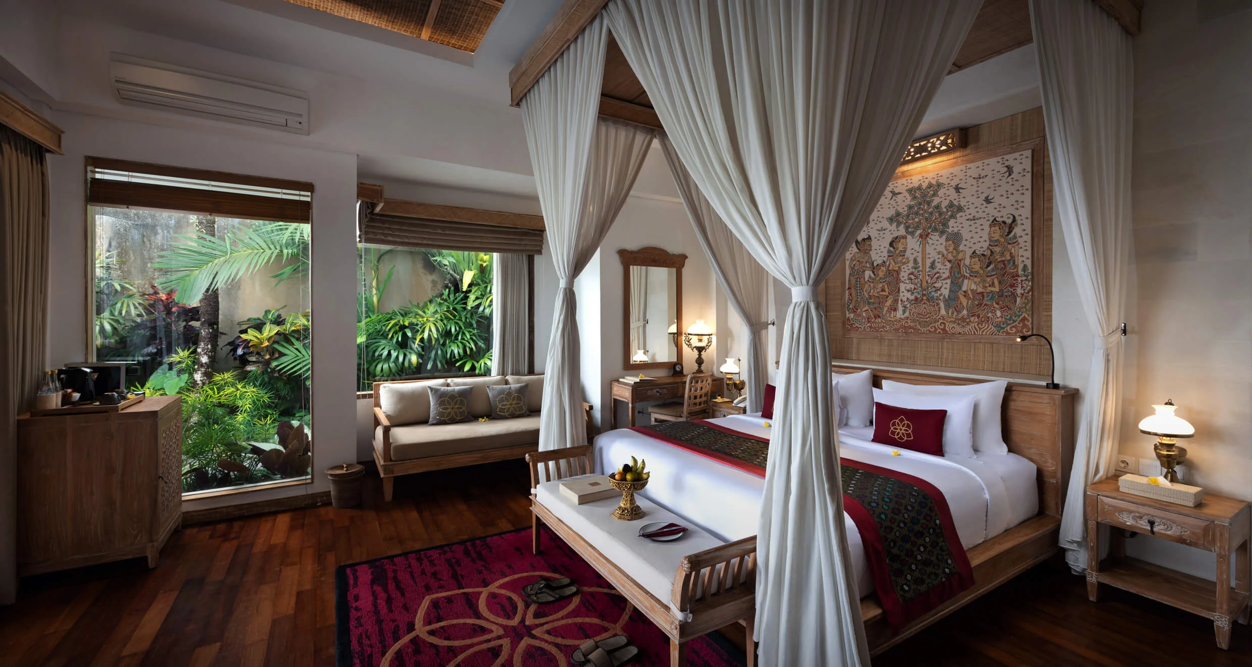 Kuwarasan suites and tropical gardens