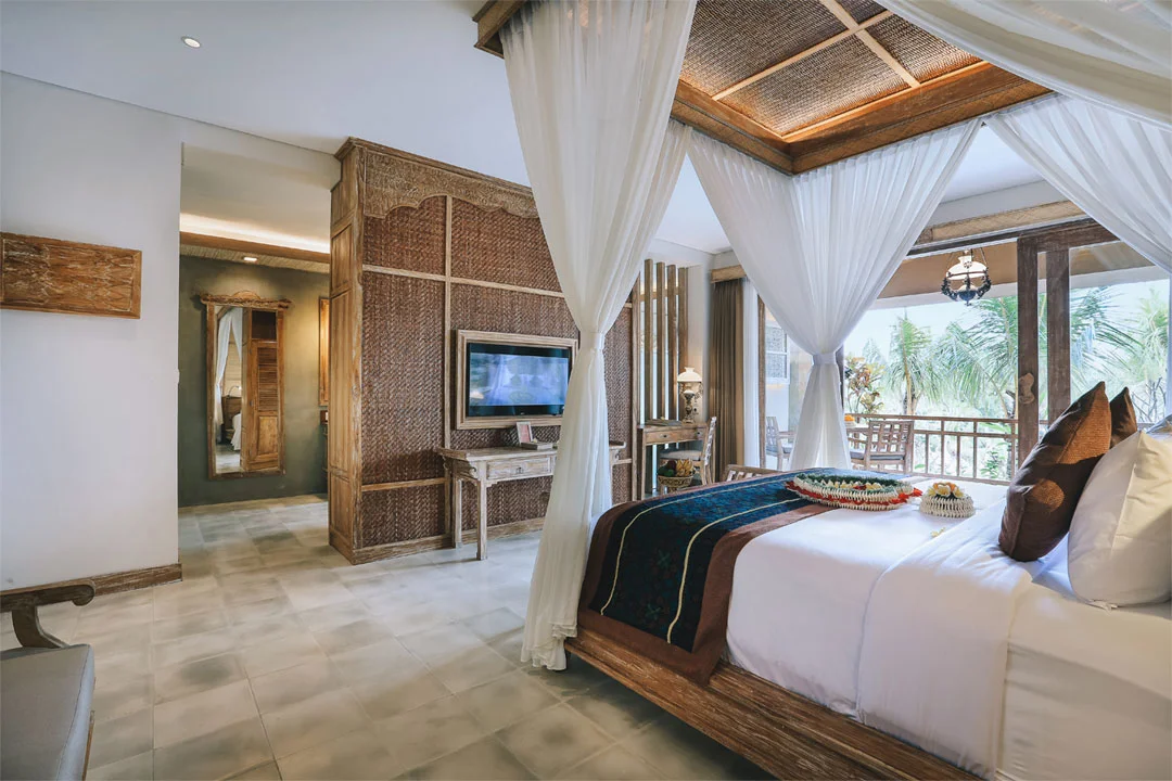 Suite with pool view at Kuwarasan