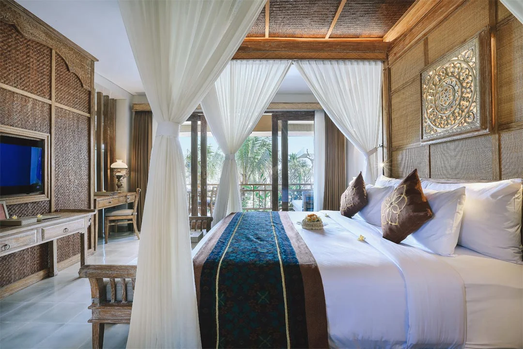 Suite Pool View – image 4