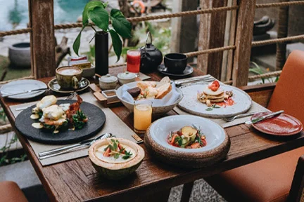 Restaurant and Bar at Kuwarasan